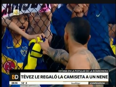 La camiseta de Tevez: un regalo para un chico