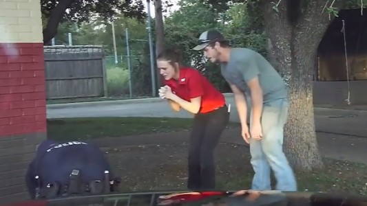 Video: policía "resucitó" a un nene de 3 años que no respiraba