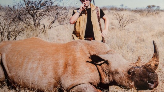 Escándalo: filtraron fotos de Victoria Vanucci y Matías Garfunkel con animales salvajes muertos