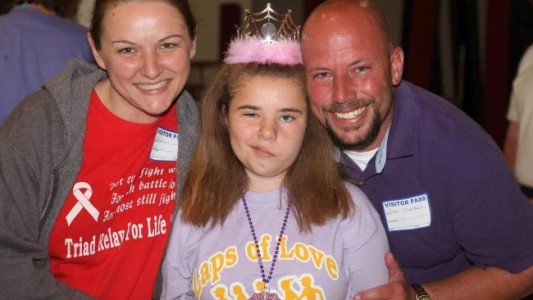 La historia de la niña que logró vencer al cáncer y se quitó la vida tras sufrir bullying