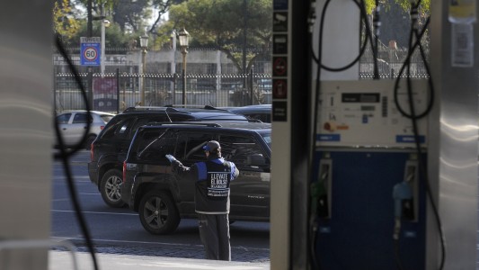 Empresarios presionan al Gobierno por un nuevo aumento de 7% en las naftas