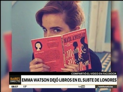 Emma Watson deja libros en los subtes