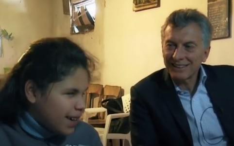 Video de Facebook: la visita de Macri a una nena ciega de Santa Fe