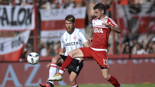 River no pudo con Estudiantes, que se mantiene como único líder invicto
