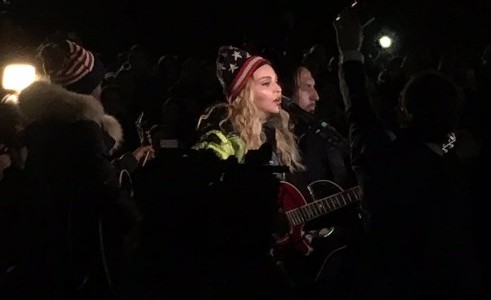 Sorpresivo show de Madonna en apoyo a Hillary Clinton
