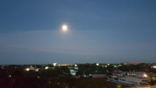 Así se vive la llegada de la "superluna" en las redes sociales