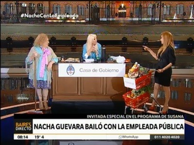 Nacha Guevara bailó con la empleada pública