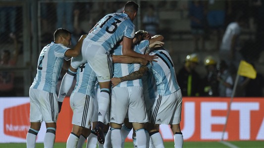 De la mano de Messi, Argentina goleó 3 a 0 a Colombia