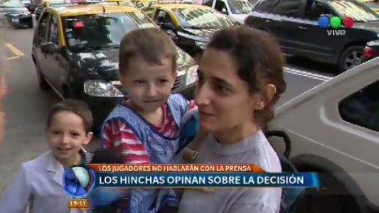 Los jugadores no hablan; los hinchas, sí