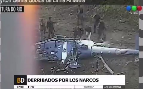 Narcotraficantes derribaron helicóptero de la policía en una favela