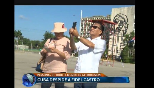 Telefe Noticias en Cuba: extranjeros acompañan la procesión que despide a Fidel Castro