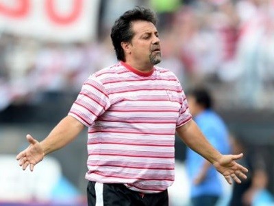 Le aceptaron la renuncia a Caruso Lombardi como técnico de Huracán
