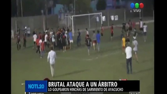 Brutal ataque a un árbitro