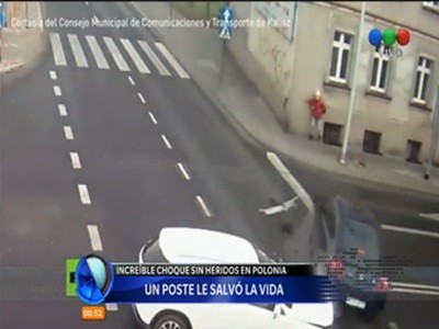 Un poste le salvó la vida