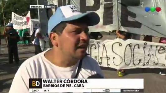 Desayuno popular en el Obelisco