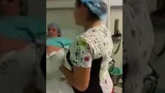 Video viral: polémica por un mannequin challenge en una sala de partos de un hospital