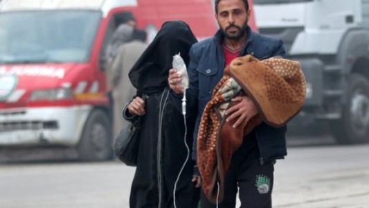 Esta foto que hiela la sangre resume el drama de la guerra en Siria