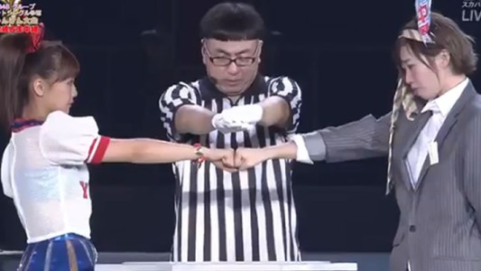 Video: emotiva final en el campeonato de "Piedra, papel o tijera"