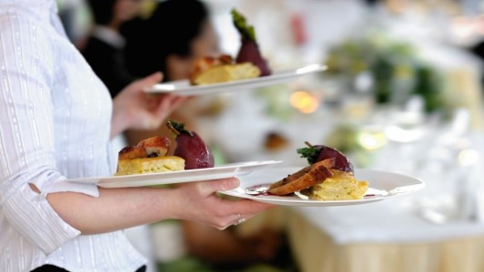 Sorpresa de Navidad para una camarera embarazada de Arizona