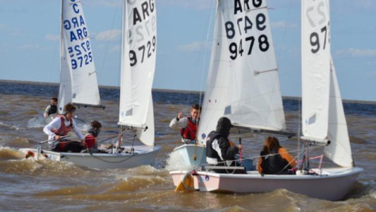 Niños y jóvenes del mundo competirán en la clase Cadet de Yachting en Argentina