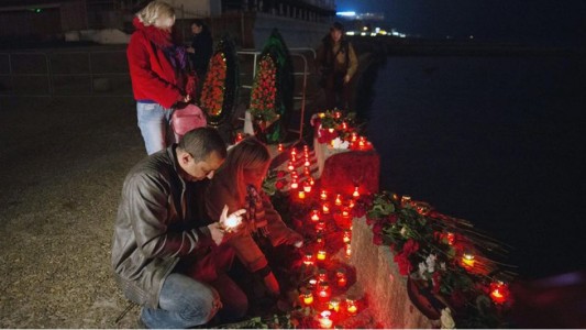 Hallan la caja negra del avión militar ruso que cayó al Mar Negro