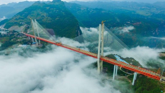 Ianuguraron el puente más alto del mundo en China