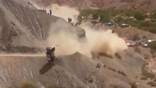 El impactante y milagroso vuelco de Carlos Sainz en el Rally Dakar