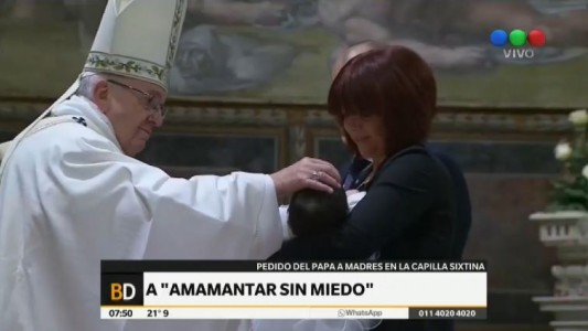 El papa alentó a las madres a "amamantar sin miedo" dentro de la Capilla Sixtina