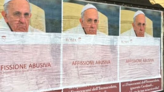 Qué dijo el papa Francisco, tras la aparición de afiches en su contra
