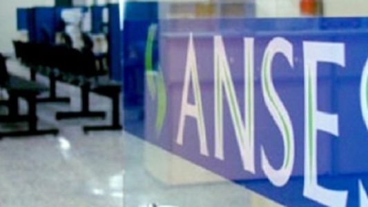 La Anses dio de baja casi mil jubilaciones a extranjeros sin residencia en el país