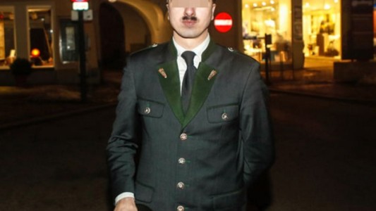 Arrestaron al "doble" de Hitler en Austria Hitler