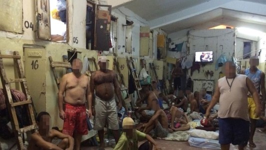 Indemnizan a presos en condiciones de hacinamiento