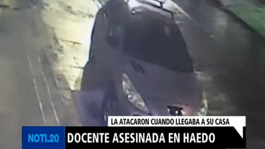 Asesinaron a una maestra cuando llegaba a su casa