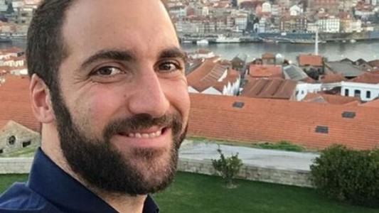El "pifie" de Higuaín en Instagram que se viralizó en las redes