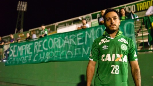 Chapecoense despidió a un futbolista argentino que sobrevivió a la tragedia