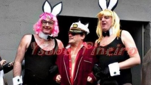 España: un cura se disfrazó de conejita Playboy y desató la polémica