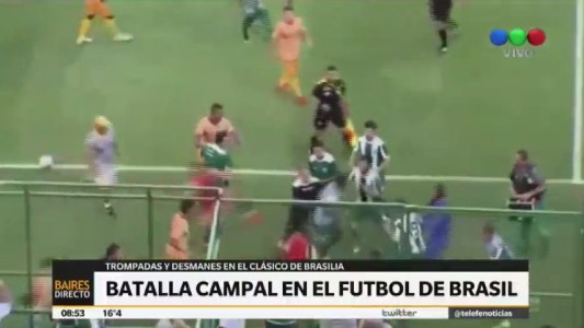Batalla campal en el fútbol de Brasil