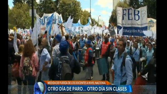 Docentes bonaerenses no van a la reunión paritaria pero piden una audiencia con Vidal