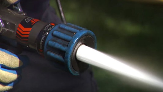 La Policía de EE.UU. evita que un hombre se suicide pero lo mata después de un disparo