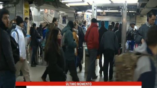 Subte: levantaron los molinetes de la estación Constitución