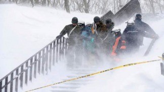 Al menos ocho adolescentes murieron por una avalancha de nieve en Japón