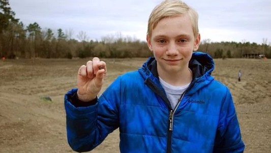 La historia del nene que encontró el diamante "Superman" por casualidad y se volvió millonario