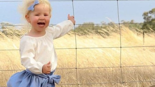 La tierna foto de la nena de 2 años que esconde un peligro mortal