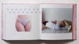 El libro que recopila las fotos que fueron censuradas de Instagram