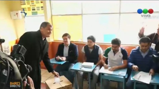 El oficialismo celebra en Ecuador mientras la oposición pide un recuento
