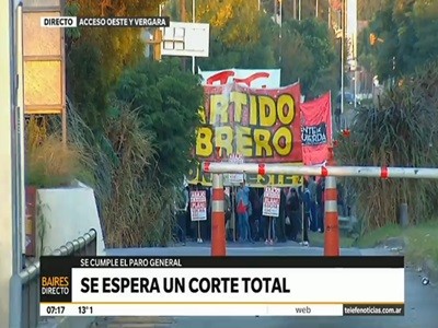 Intento de corte en el Acceso Oeste donde todavía se circula normalmente