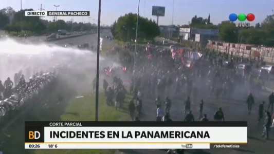 Desalojan la Panamericana y hay enfrentamientos entre gendarmes y manifestantes