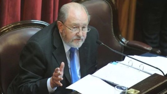 El gobernador de La Pampa eximió a los funcionarios del pago del impuesto a las Ganancias