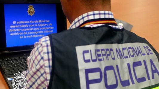 Desmantelan la mayor red de distribución de pornografía infantil en WhatsApp