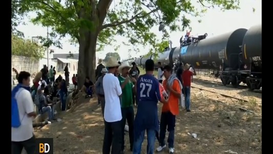 Detuvieron un tren con inmigrantes en México
